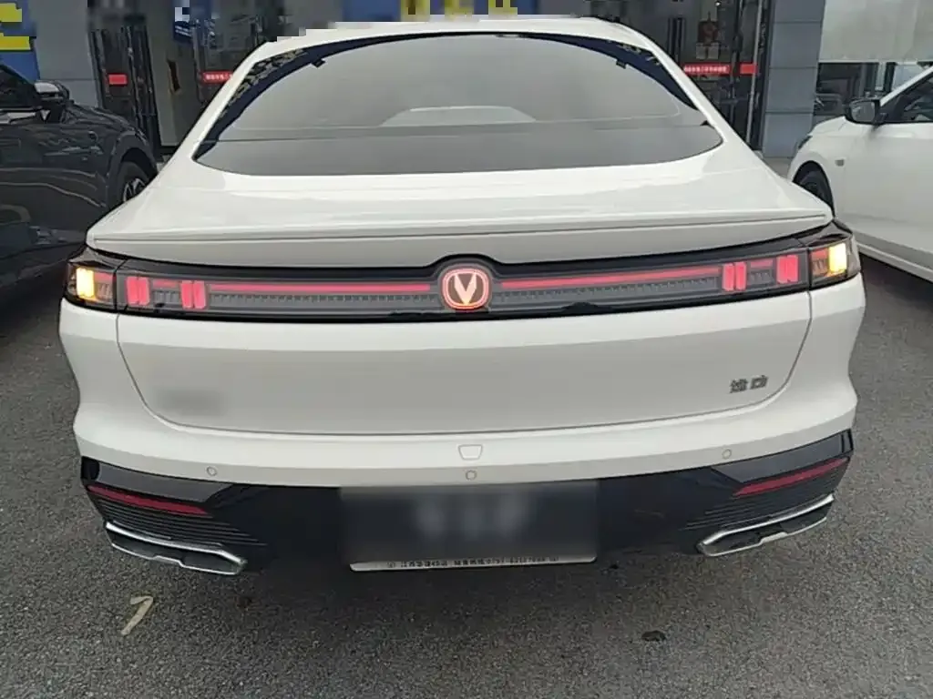 Changan Eado — фото 2
