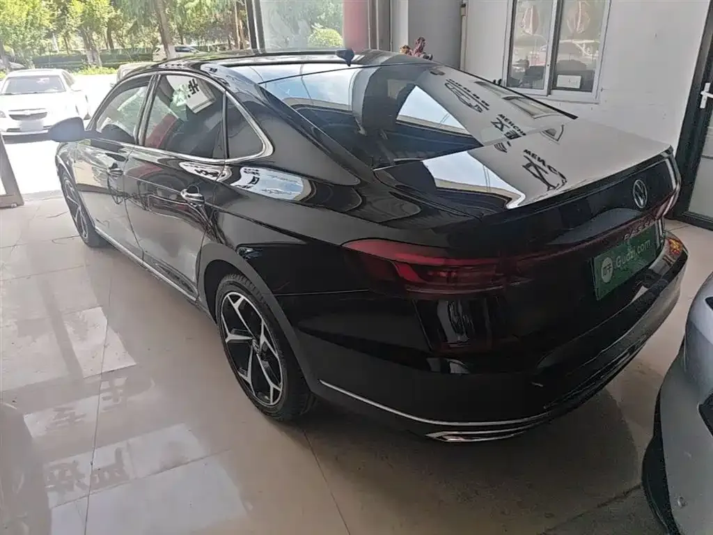 Volkswagen Passat — фото 10