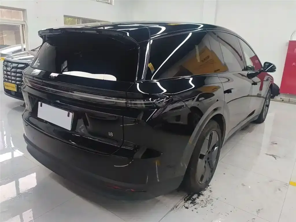 Li Auto i8 — фото 3