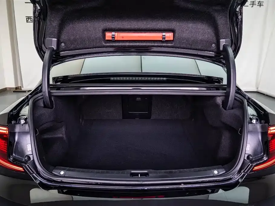 Volvo S90 — фото 4