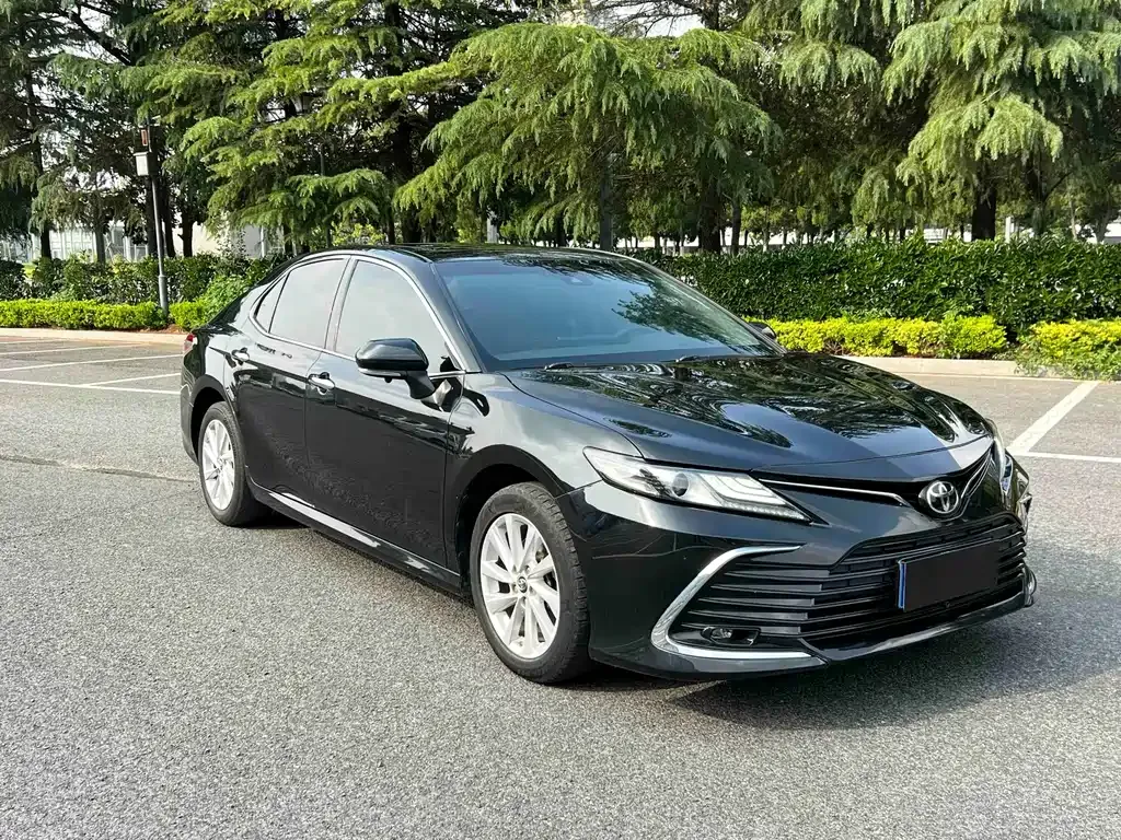 Toyota Camry — фото 6