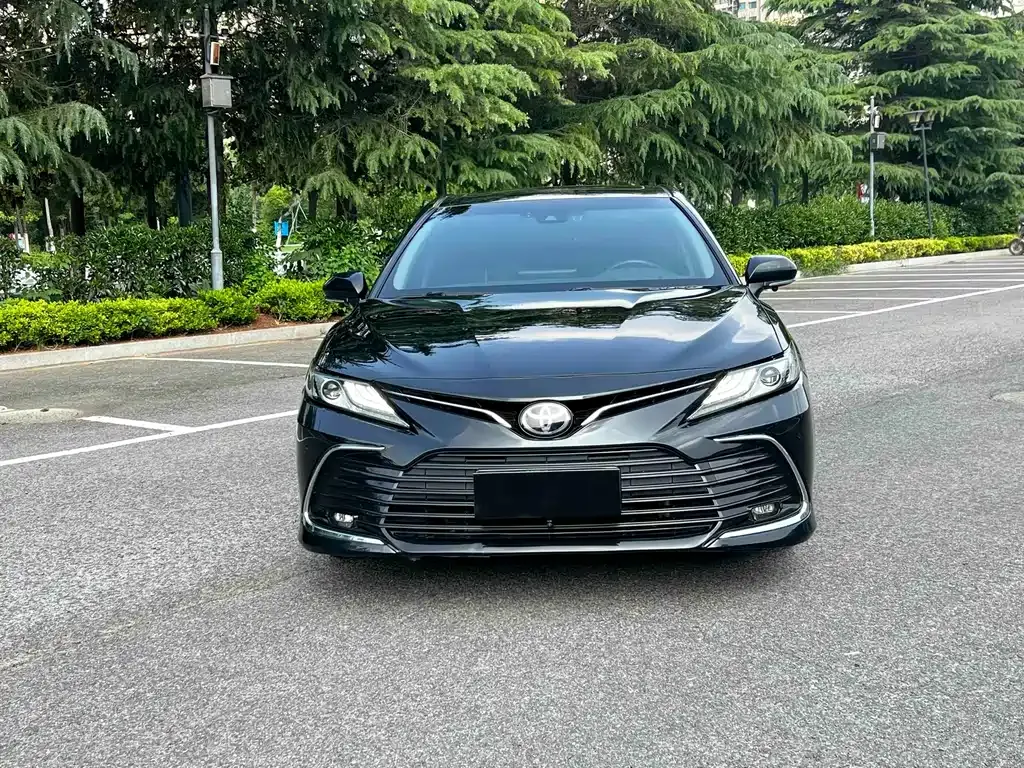 Toyota Camry — фото 9