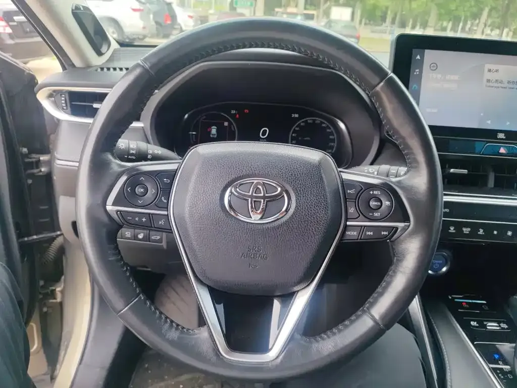 Toyota Harrier — фото 10