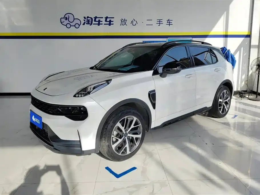 Lynk & Co 01 EM-P