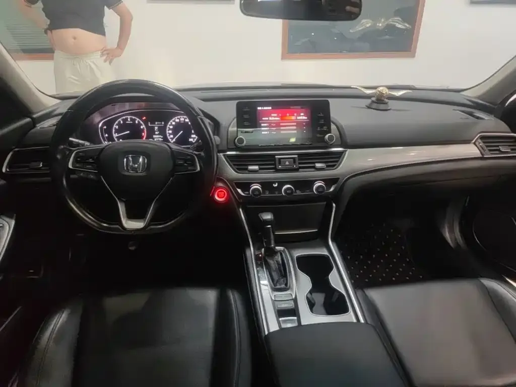 Honda Accord — фото 4