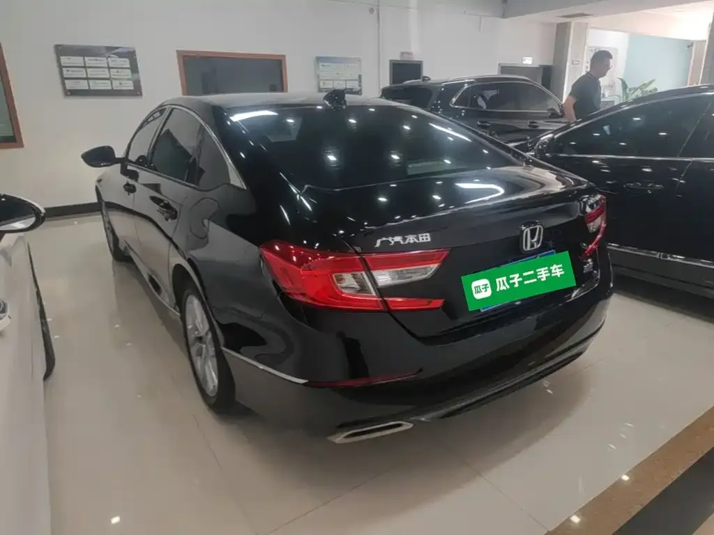 Honda Accord — фото 6
