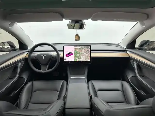 Tesla Model 3 — фото 8