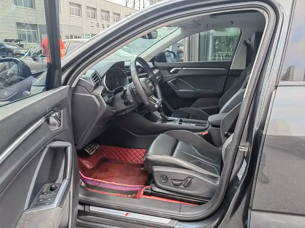 Audi Q3 Sportback — фото 5
