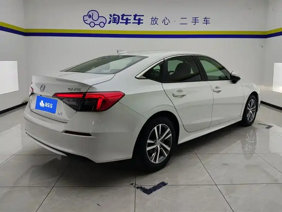 Honda Civic — фото 8