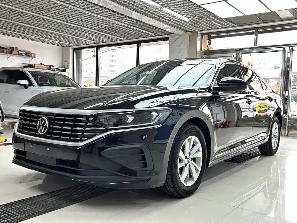 Volkswagen Passat — фото 1