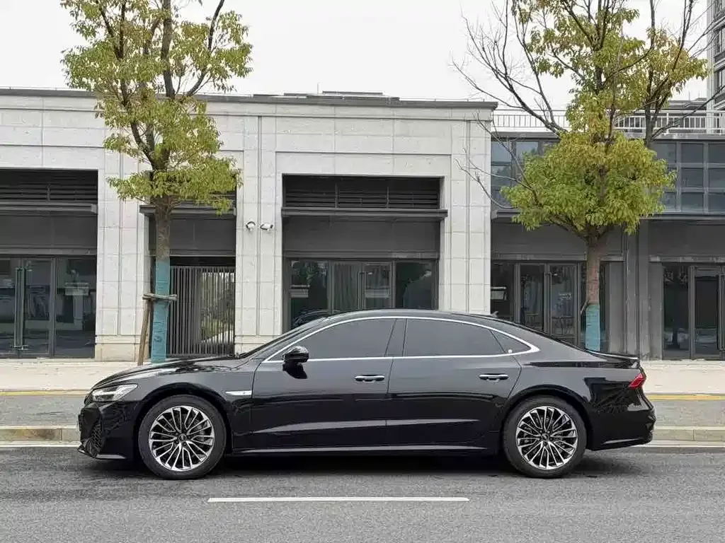 Audi A7L — фото 5