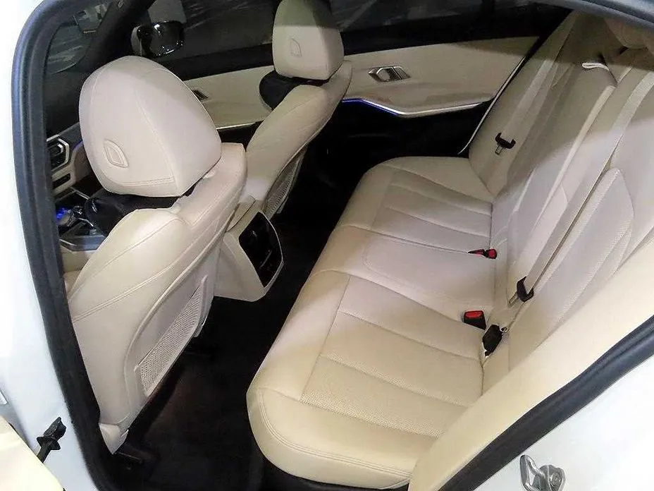 BMW 3-Series 2022 из KR, фото 9