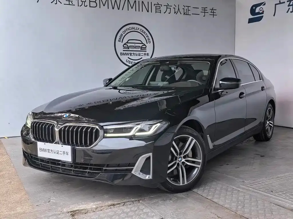 BMW 5 Series — фото 1