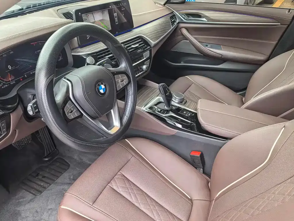 BMW 5 Series — фото 4