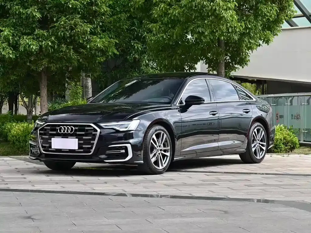 Audi A6L — фото 1