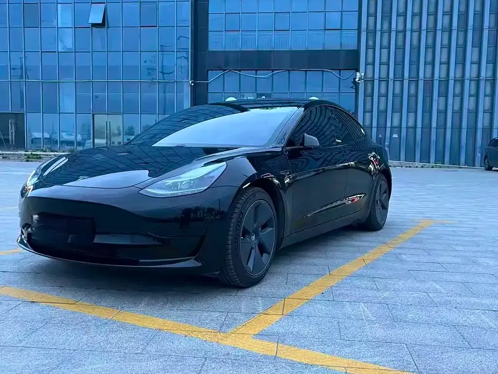 Tesla Model 3 — фото 5