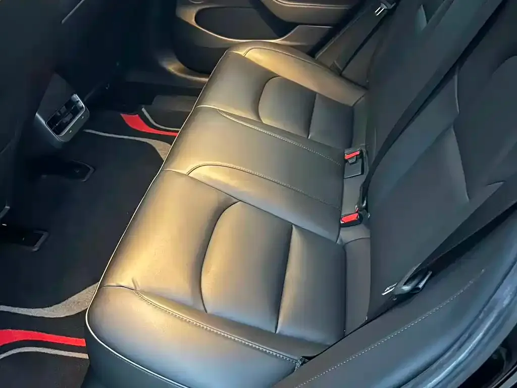 Tesla Model 3 — фото 3