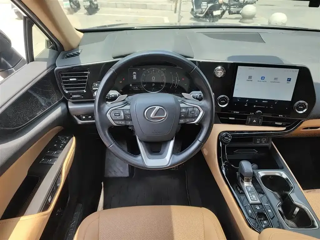 Lexus NX — фото 6