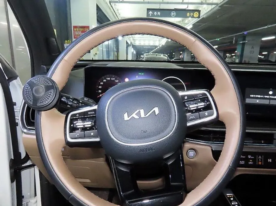 Kia Sorento — фото 6