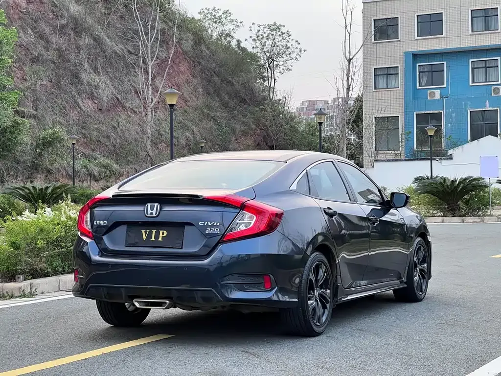 Honda Civic — фото 7