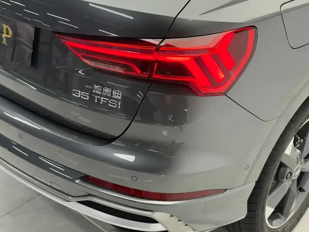 Audi Q3 — фото 10