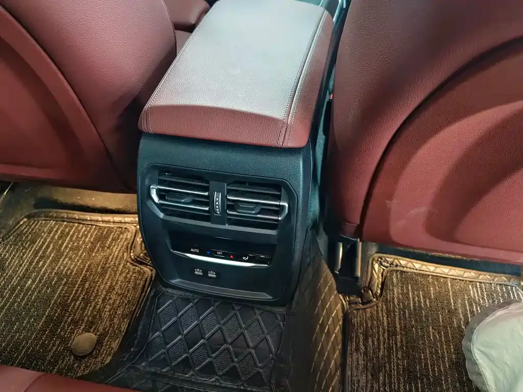 BMW 3 Series 2024 из CN, фото 4