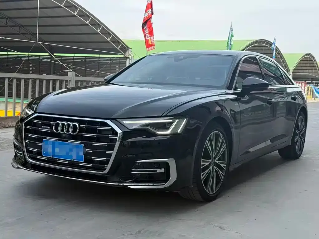Audi A6L — фото 1