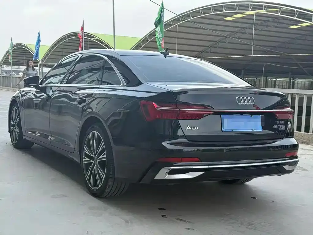 Audi A6L — фото 2