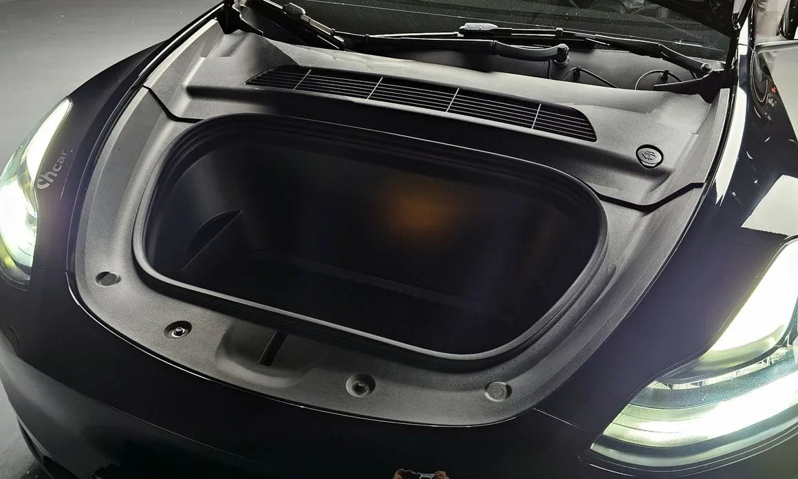 Tesla Model Y — фото 8