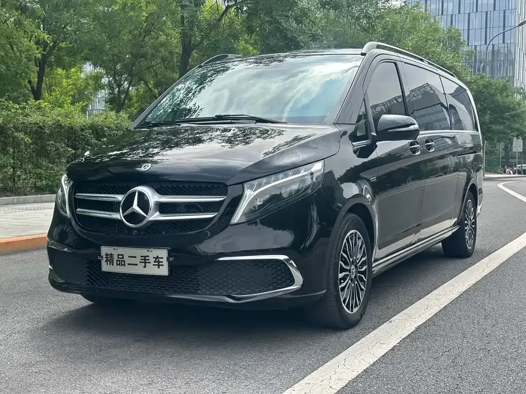 Mercedes-Benz V-Class — фото 1