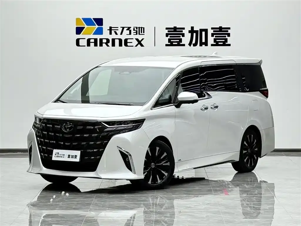 Toyota Alphard — фото 1