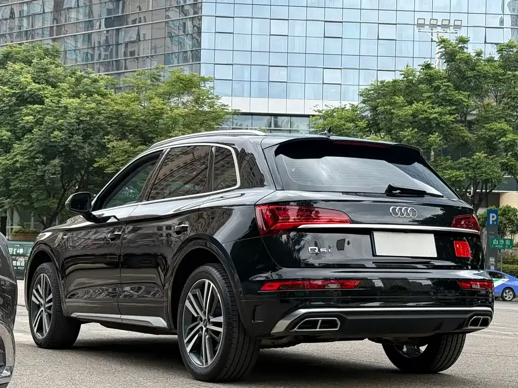 Audi Q5L — фото 7