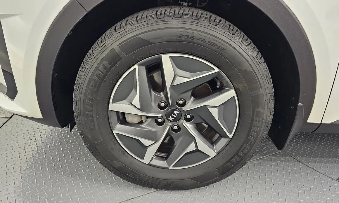Kia Sorento — фото 10