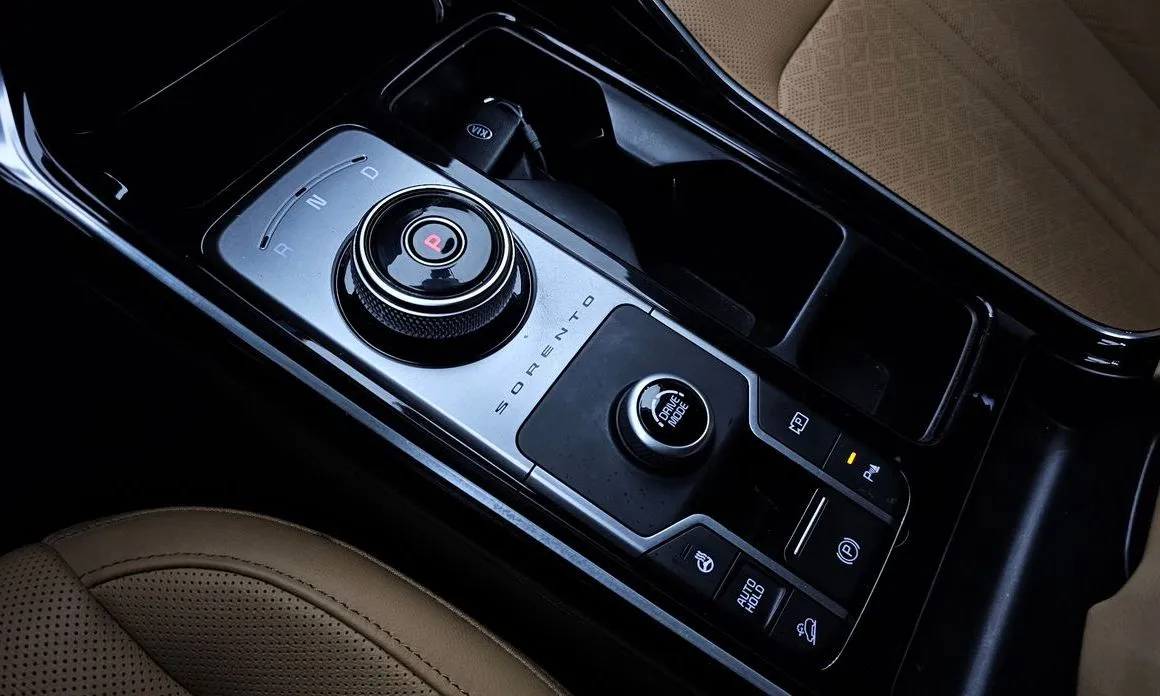 Kia Sorento — фото 9