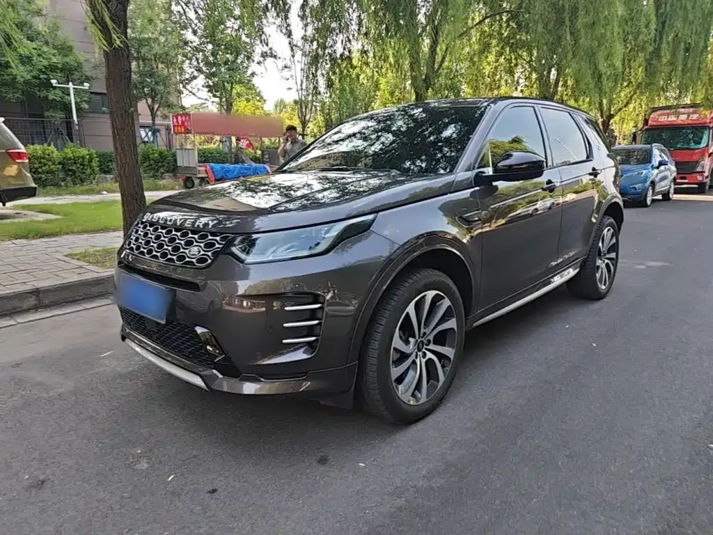 Land Rover Discovery Sport — фото 1