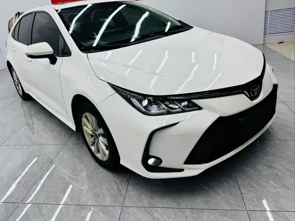 Toyota Corolla — фото 5