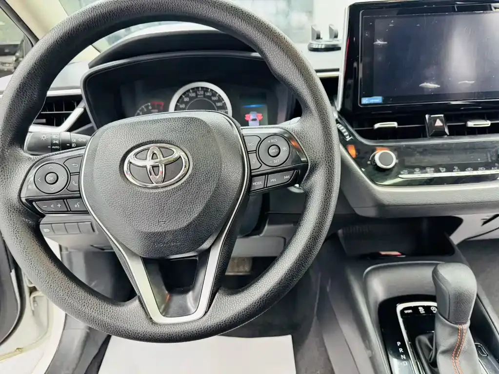 Toyota Corolla — фото 10