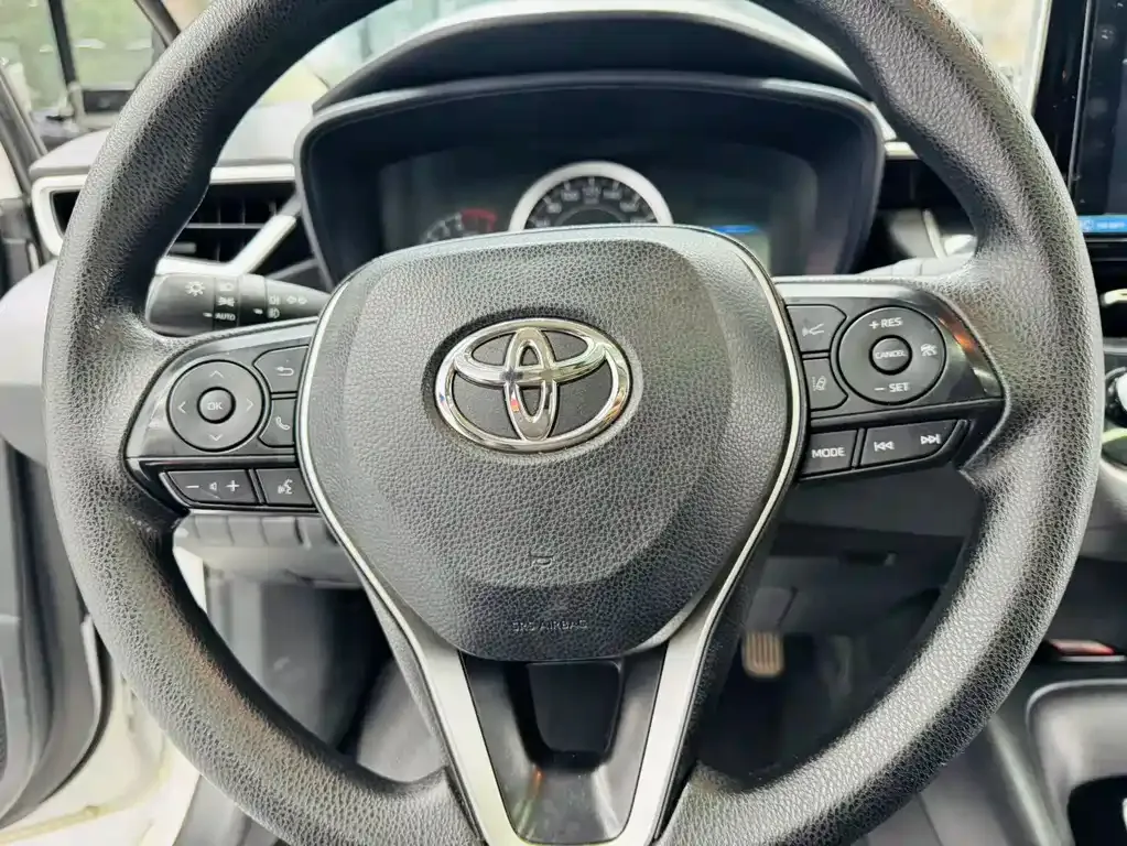 Toyota Corolla — фото 7