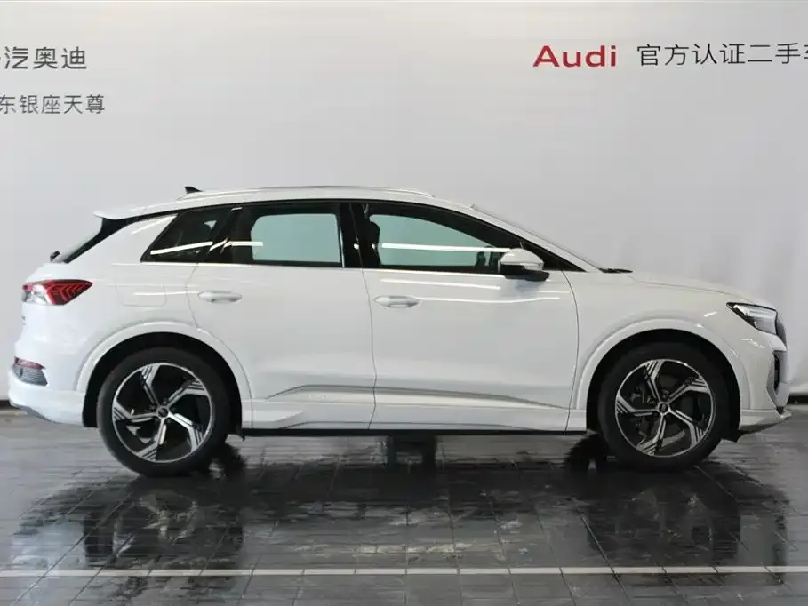 Audi Q4 e-tron — фото 10