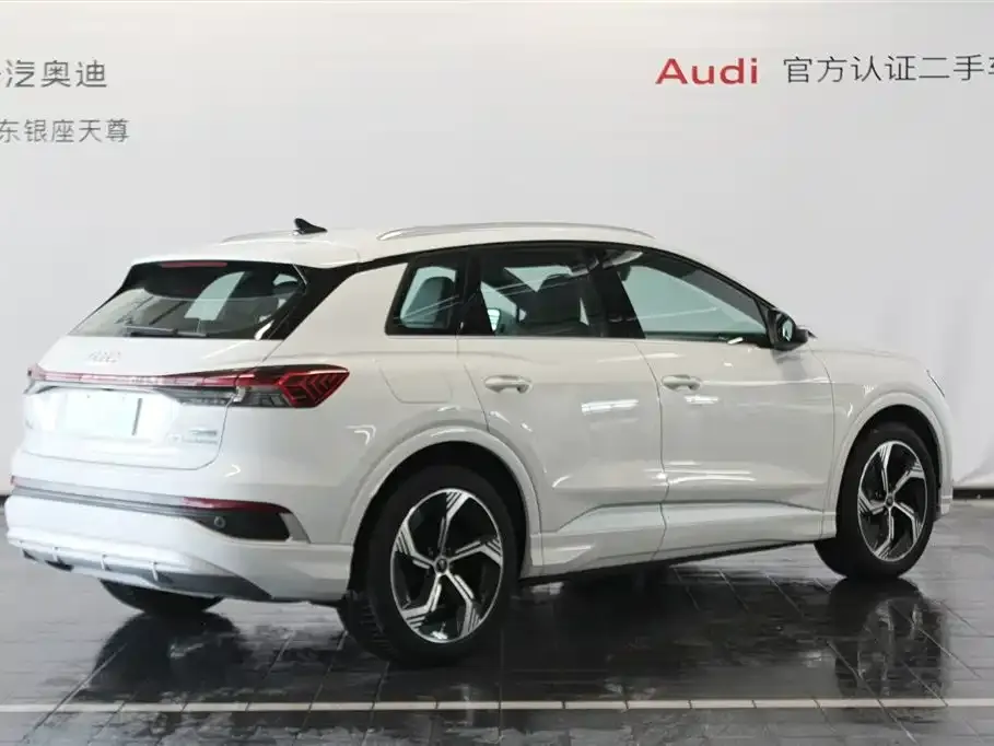 Audi Q4 e-tron — фото 4