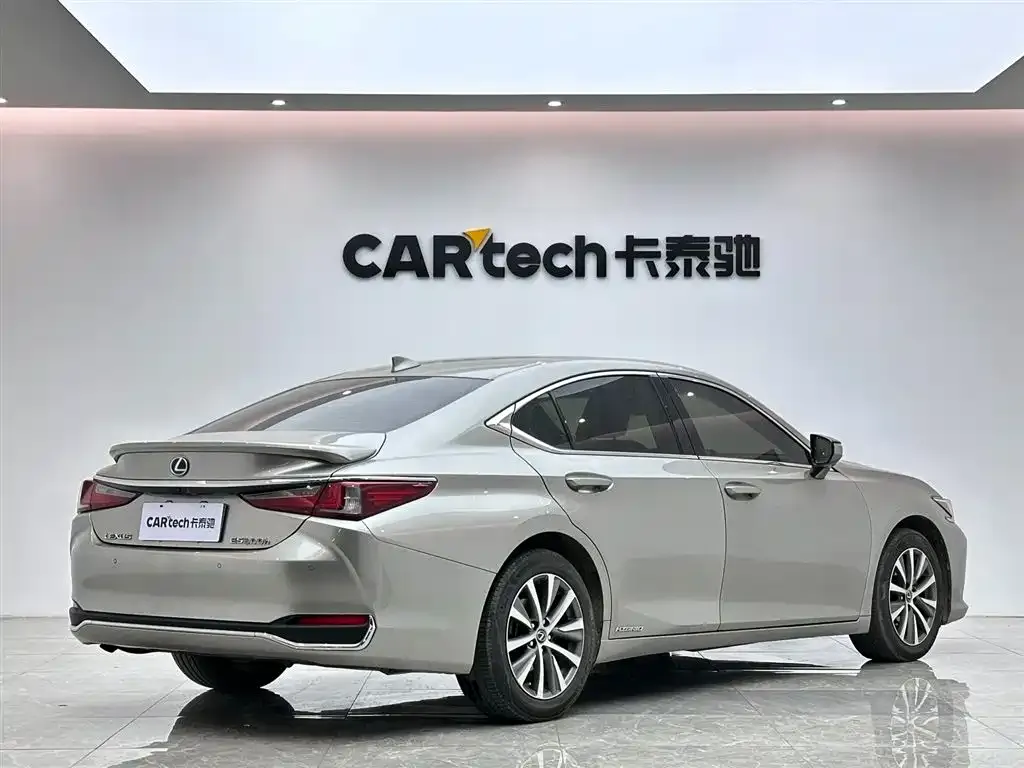 Lexus ES — фото 7