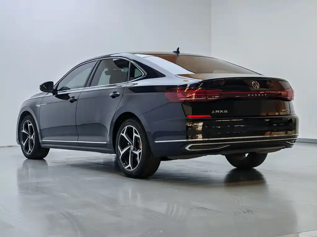 Volkswagen Passat — фото 7