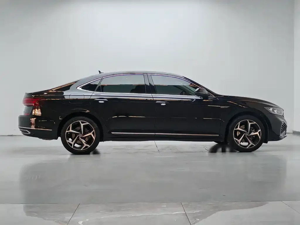 Volkswagen Passat — фото 4