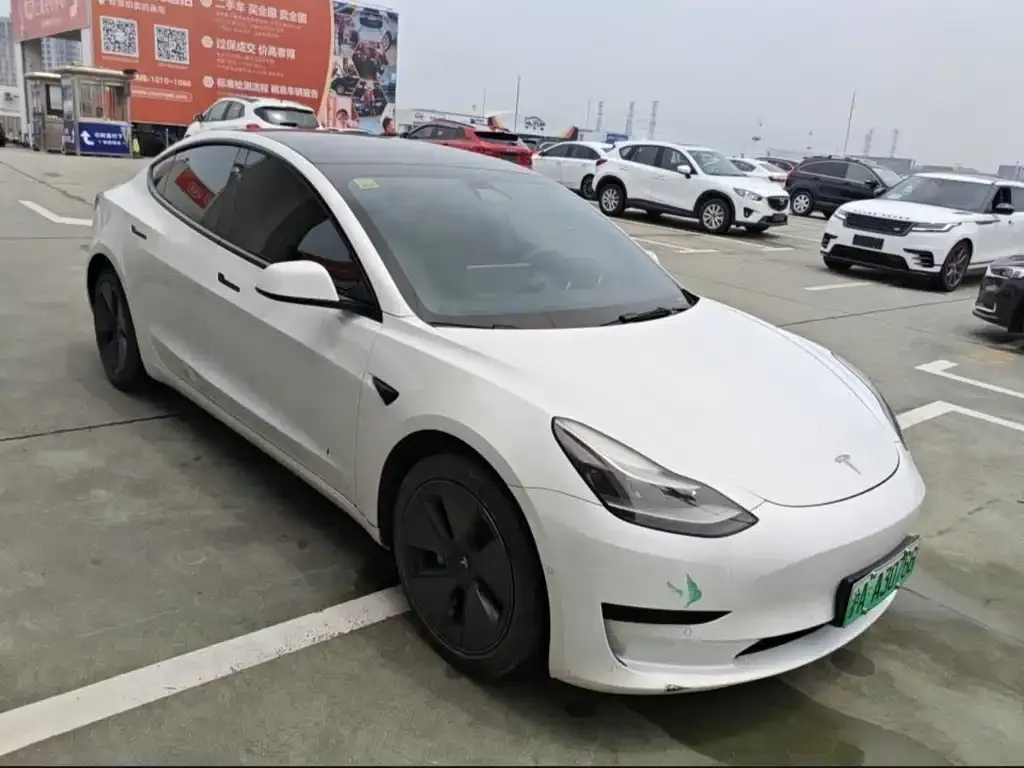 Tesla Model 3 — фото 3
