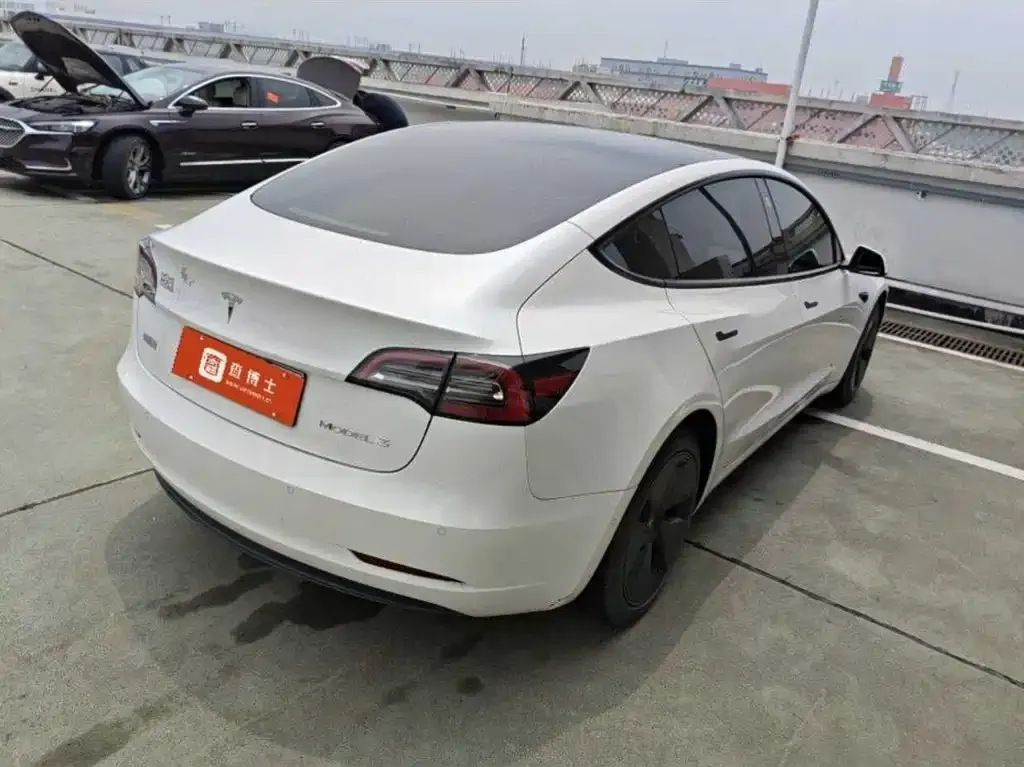 Tesla Model 3 — фото 6