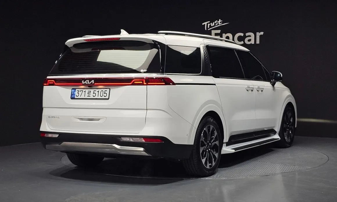 Kia Carnival — фото 5