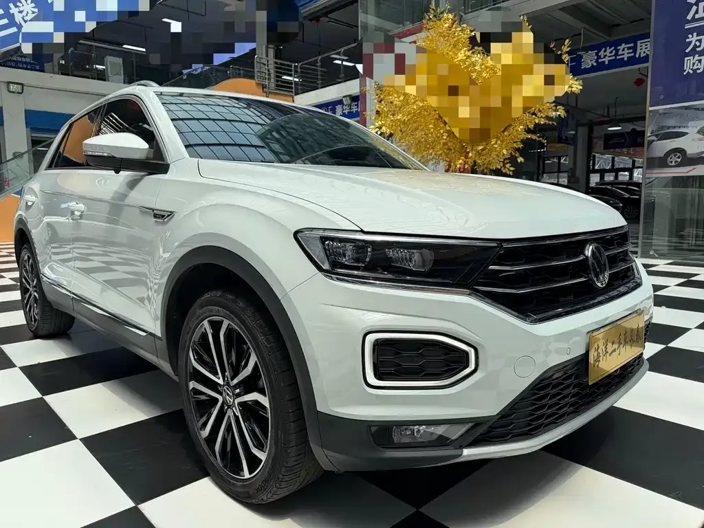 Volkswagen T-Roc — фото 9