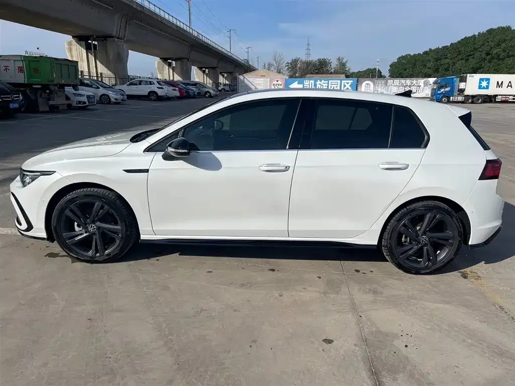 Volkswagen Golf — фото 10
