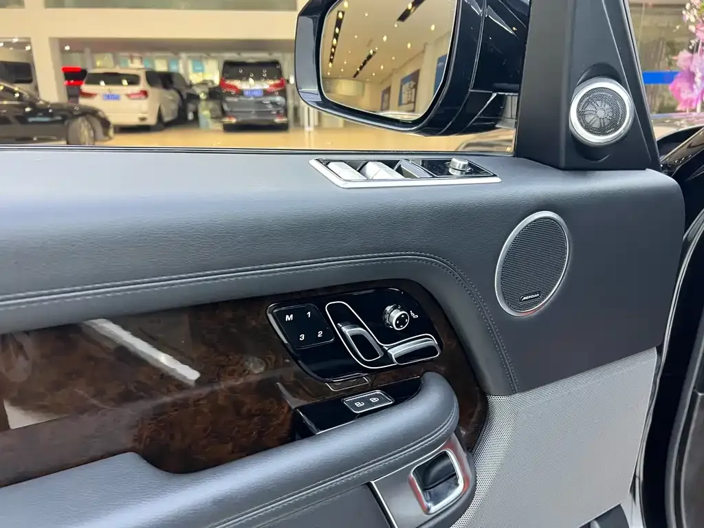 Land Rover Range Rover 2021 из CN, фото 3