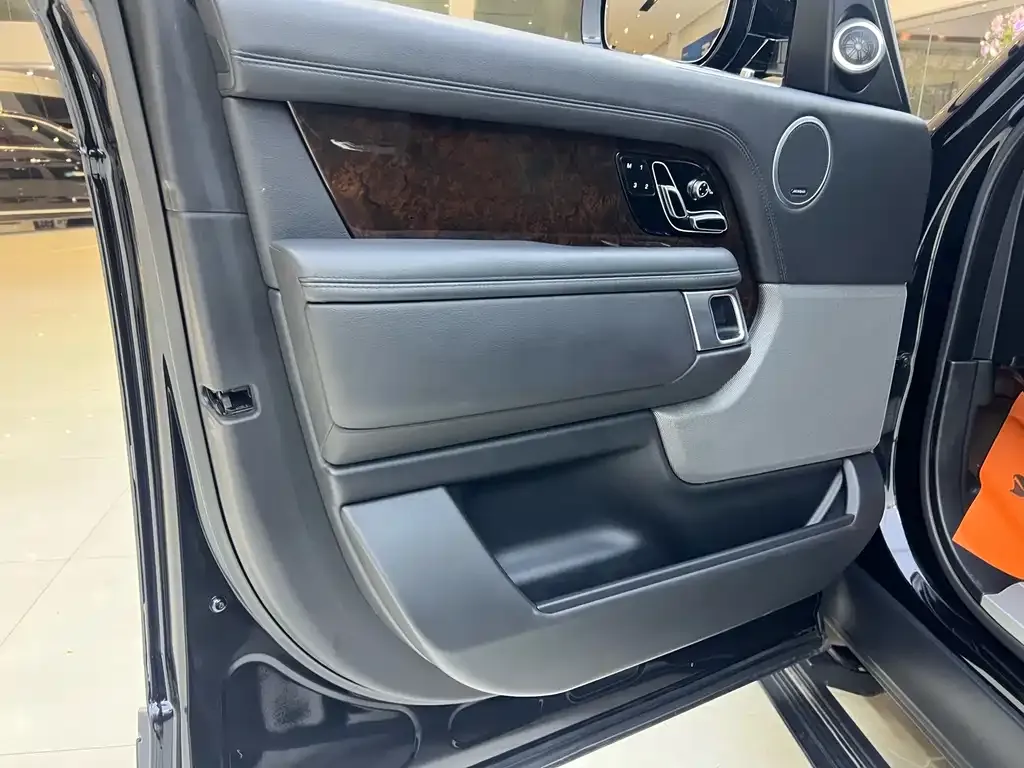 Land Rover Range Rover 2021 из CN, фото 2